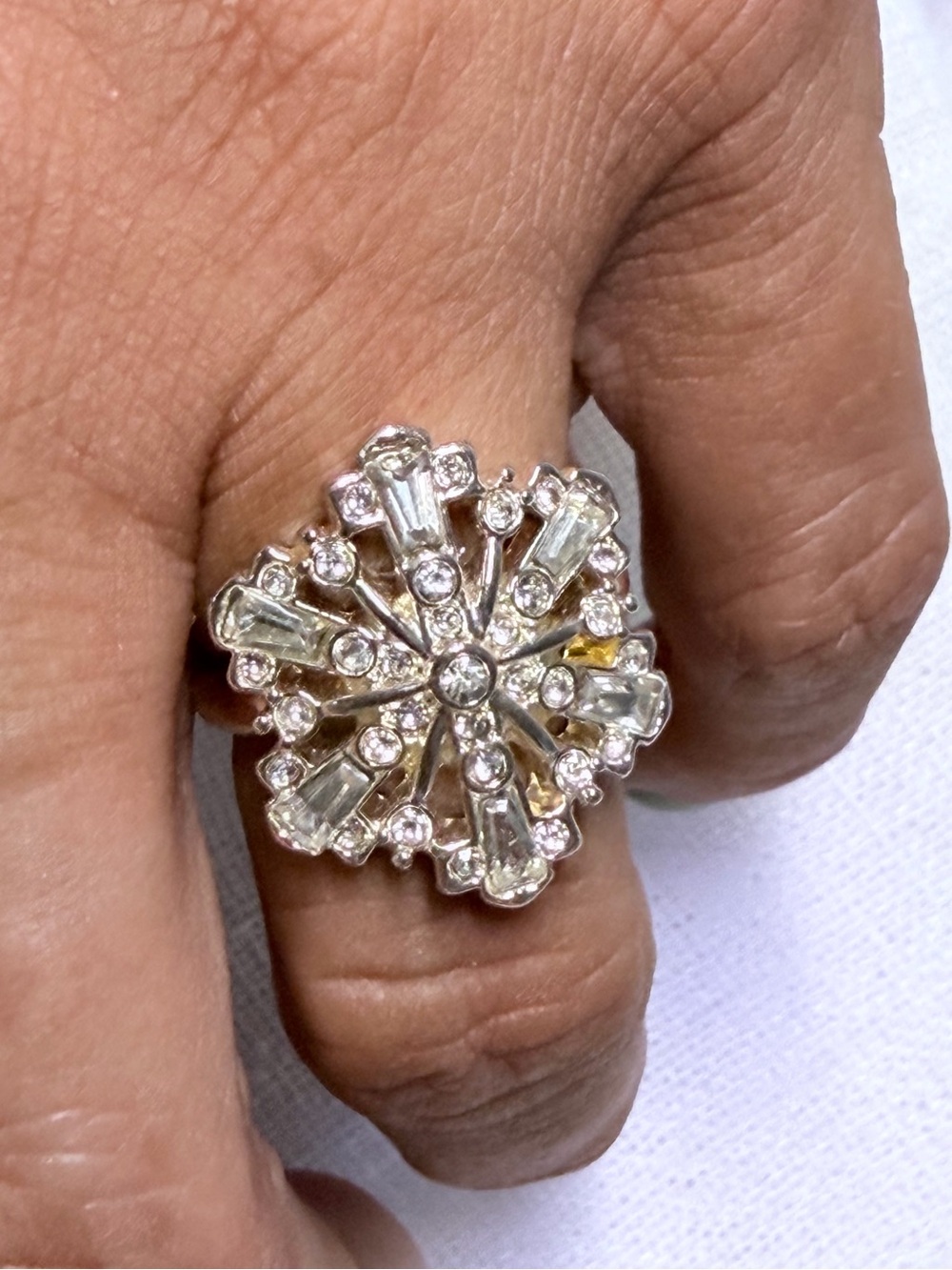 Vintage Silver Tone Rhinestone Snowflake Starburst Cocktail Statement Ring